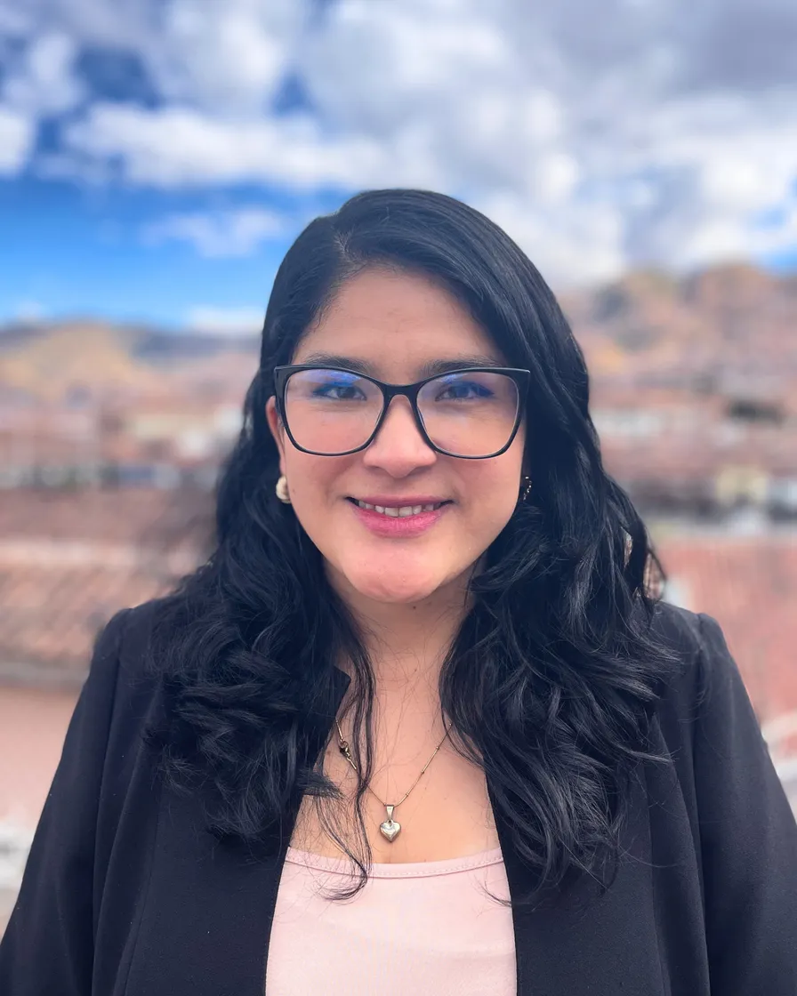 Rossmery Valverde, Accountant